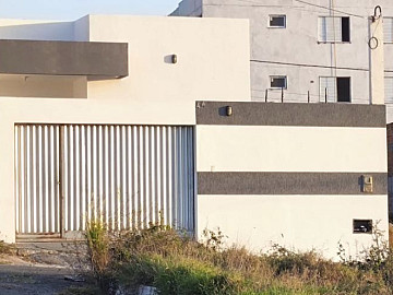 Casa no Bairro Jequiezinho- Eldorado