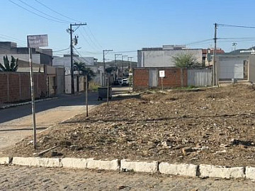 Terreno pr�ximo a Avenida Cesar Borges